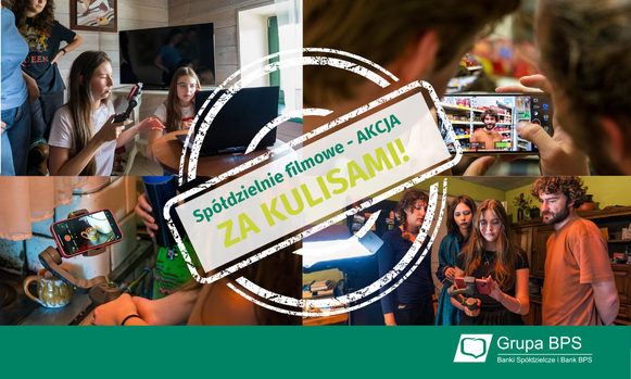 Na zdjęciu jest młodzież, która wzięła udział w warsztatach filmowych. 